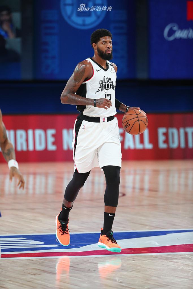 体育舞台上 体育舞台上